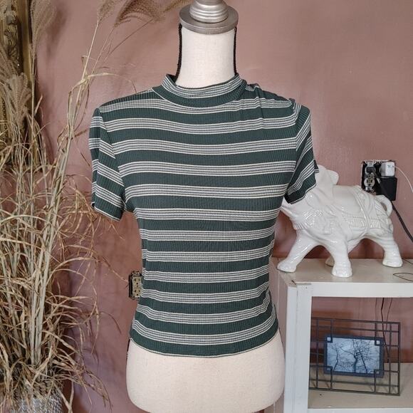 American Eagle Size Medium M Soft and Sexy Green White Stretchy T Shirt Top - Picture 1 of 8
